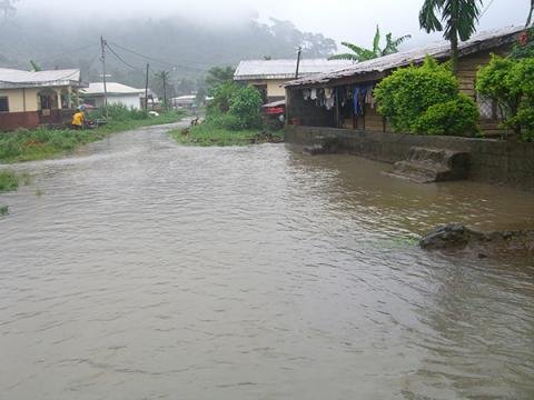 Inondations, glissements de terrains, les ravages des fortes pluies menacent la vie des populations urbaines